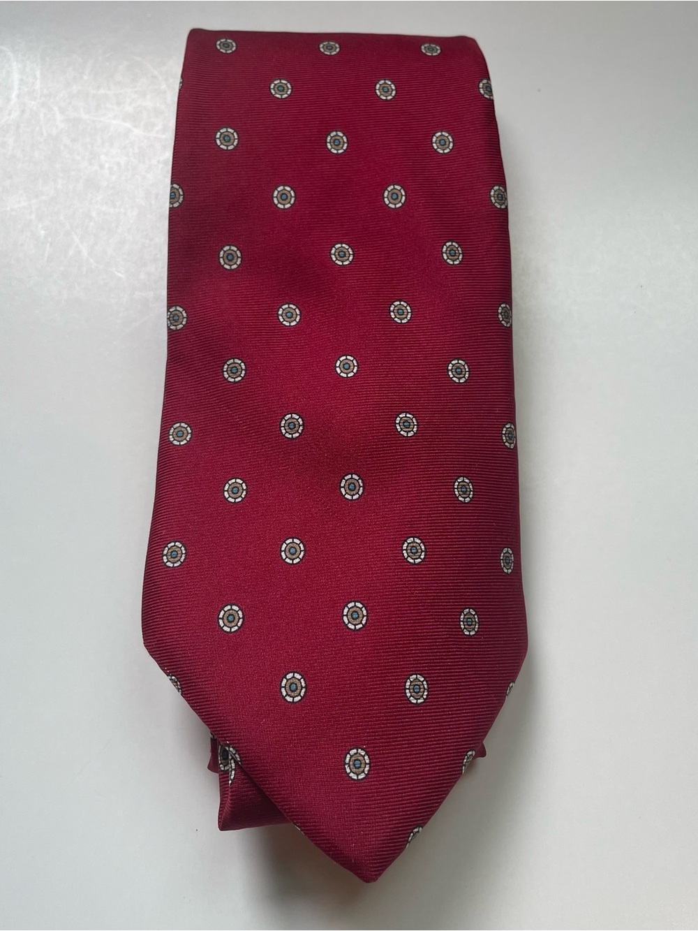 Christian Dior Mens Silk Tie
Burgundy Red Medallion Geometric
Pattern - Picture 11 of 11